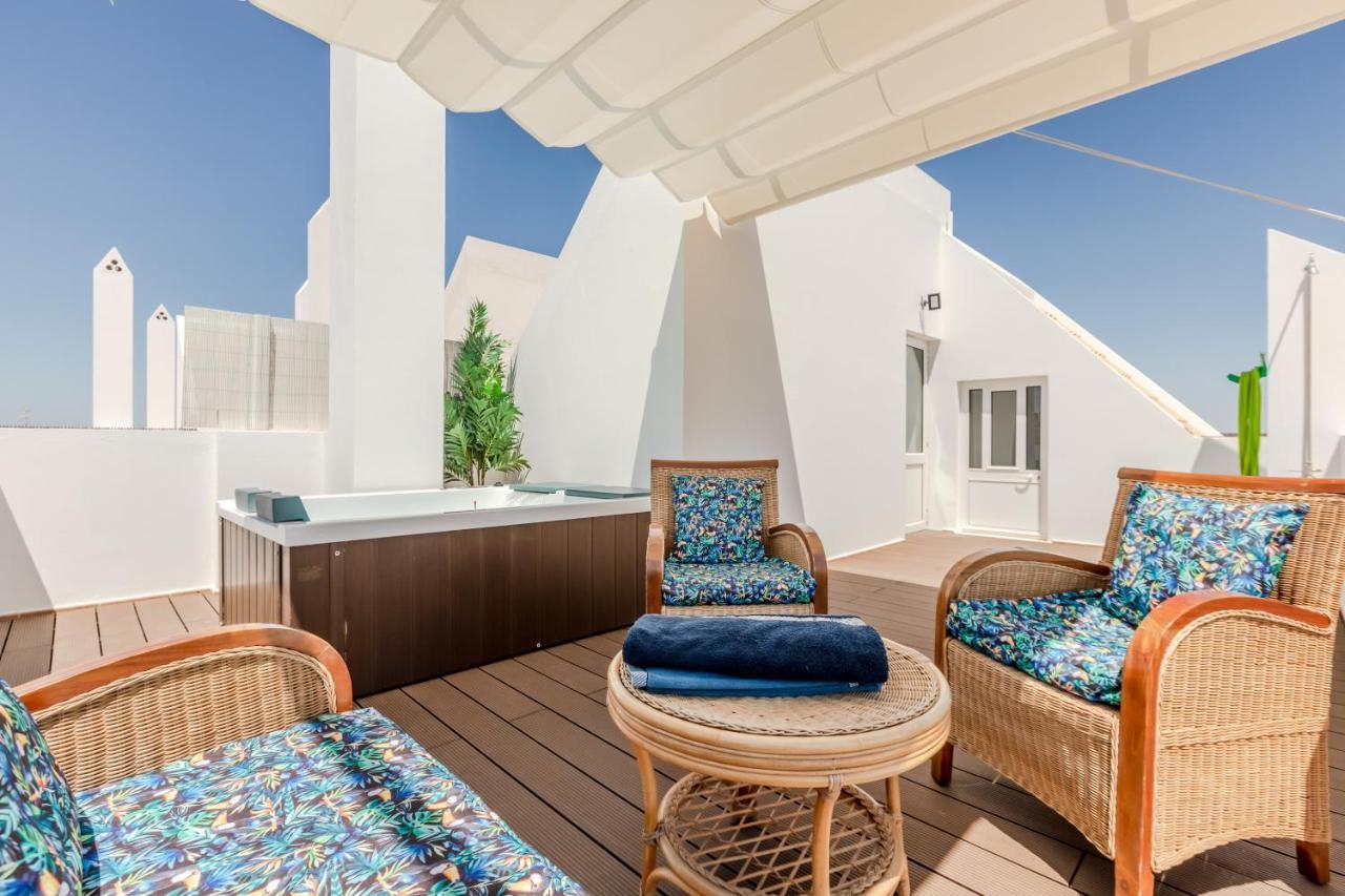 Seascape Villa Private Pool & Rooftop Jacuzzi With Sea View Near Manta Rota Beach วิลา โนวา เด คาเซลา ภายนอก รูปภาพ