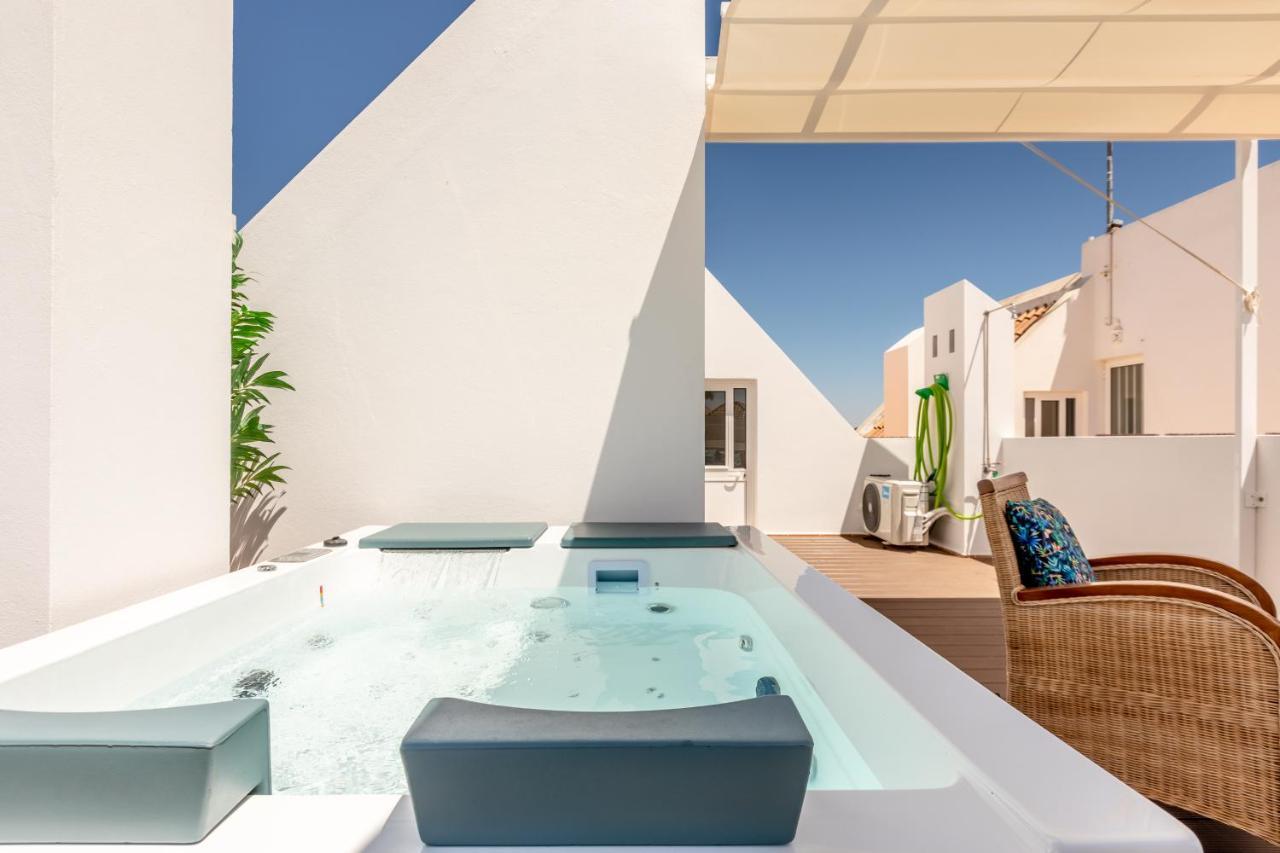Seascape Villa Private Pool & Rooftop Jacuzzi With Sea View Near Manta Rota Beach วิลา โนวา เด คาเซลา ภายนอก รูปภาพ